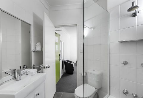 George Williams Hotel - Accommodation Resorts 37