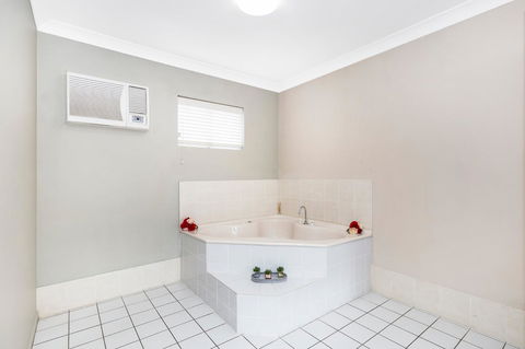 Comfort Inn North Brisbane - Accommodation Resorts 8