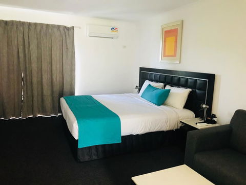 Comfort Inn North Brisbane - Accommodation Resorts 24