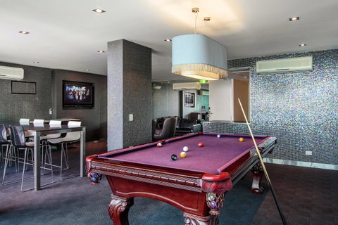Evolution Apartments - Accommodation Resorts 5