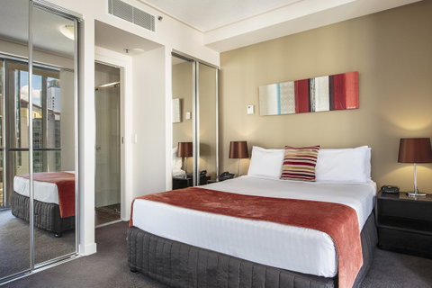 Evolution Apartments - Accommodation Resorts 14
