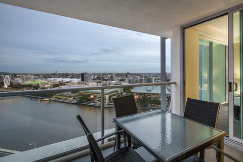 Evolution Apartments - Accommodation Resorts 15