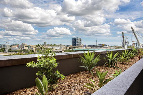 Evolution Apartments - Accommodation Resorts 8
