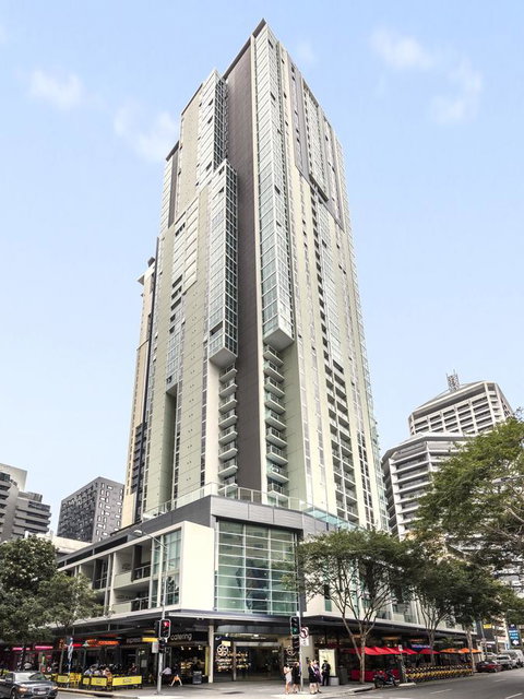 Oaks Brisbane Festival Suites - Accommodation Resorts 9