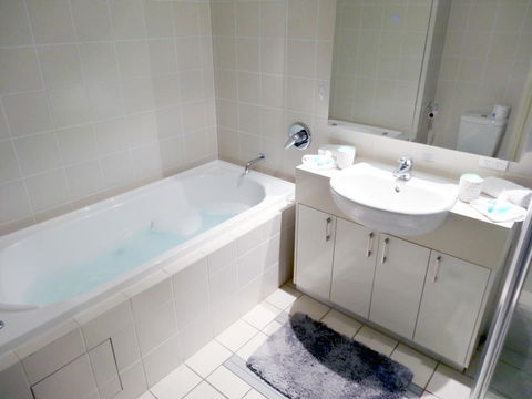 Waterfront Resort Villa With Buggy - Accommodation Resorts 10