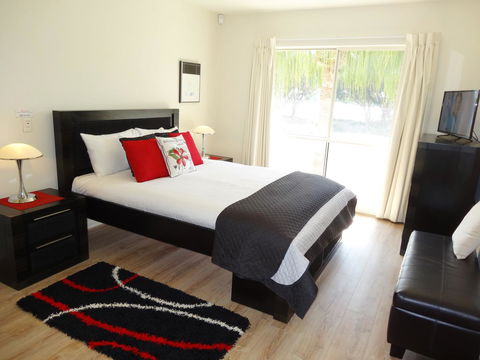 Waterfront Resort Villa With Buggy - Accommodation Resorts 9