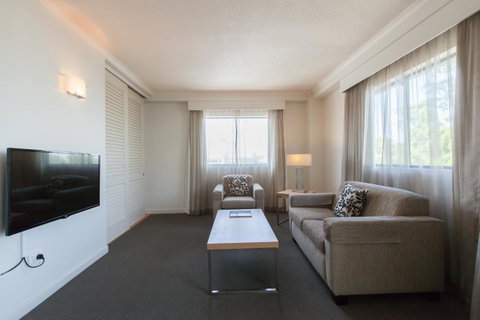 Central Cosmo Apartment Hotel - Accommodation Resorts 5