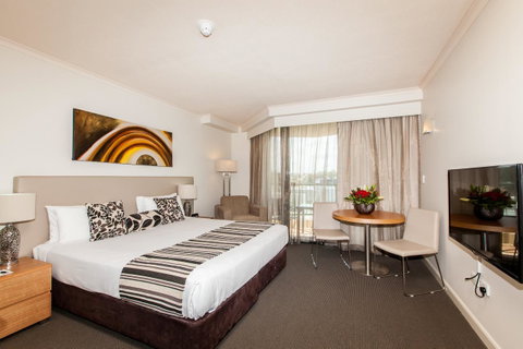 Central Cosmo Apartment Hotel - Accommodation Resorts 1