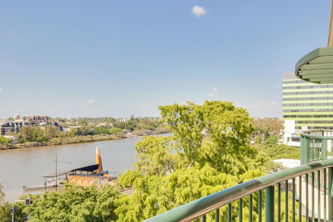 Central Cosmo Apartment Hotel - Accommodation Resorts 15
