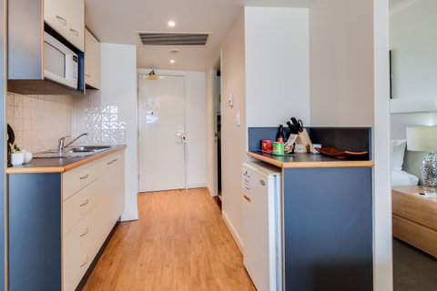 Central Cosmo Apartment Hotel - Accommodation Resorts 26