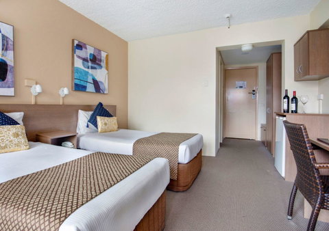 The Metropolitan Spring Hill - Accommodation Resorts 7