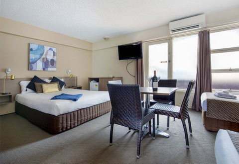 The Metropolitan Spring Hill - Accommodation Resorts 22