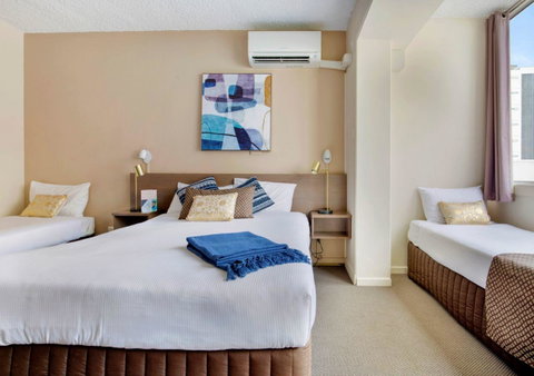 The Metropolitan Spring Hill - Accommodation Resorts 14