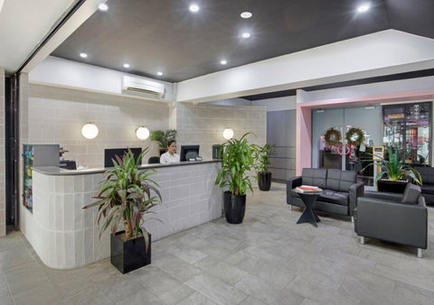 The Metropolitan Spring Hill - Accommodation Resorts 3