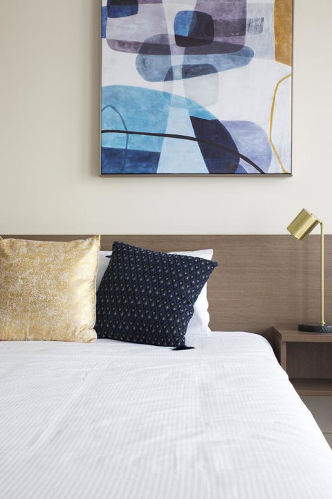 The Metropolitan Spring Hill - Accommodation Resorts 6