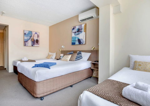 The Metropolitan Spring Hill - Accommodation Resorts 15