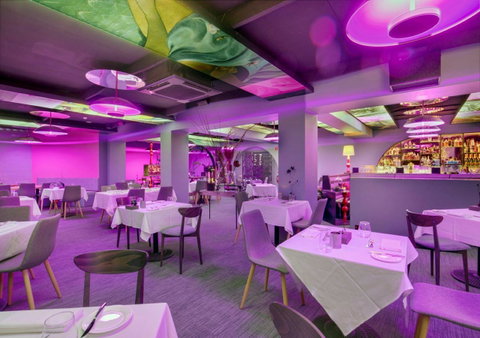 The Metropolitan Spring Hill - Accommodation Resorts 38