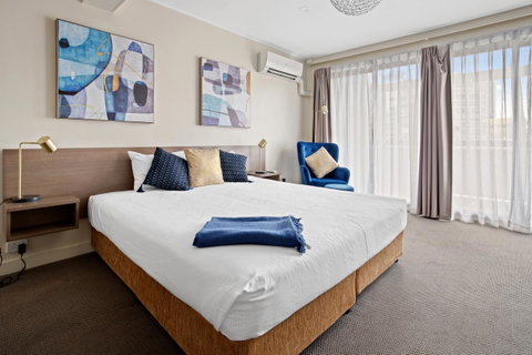The Metropolitan Spring Hill - Accommodation Resorts 26