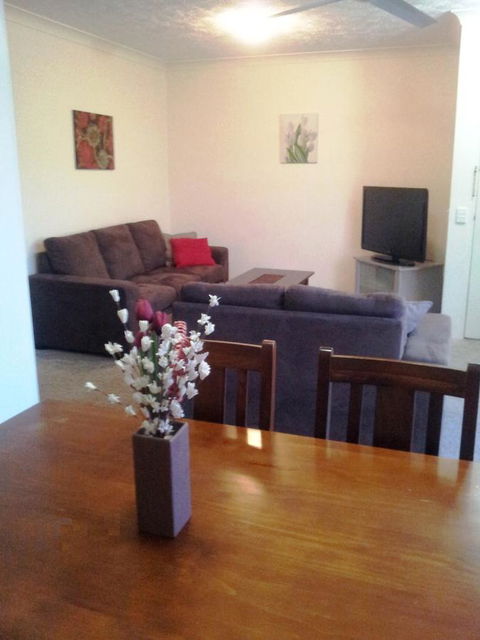 Champelli Palms Apartments - Accommodation Resorts 7