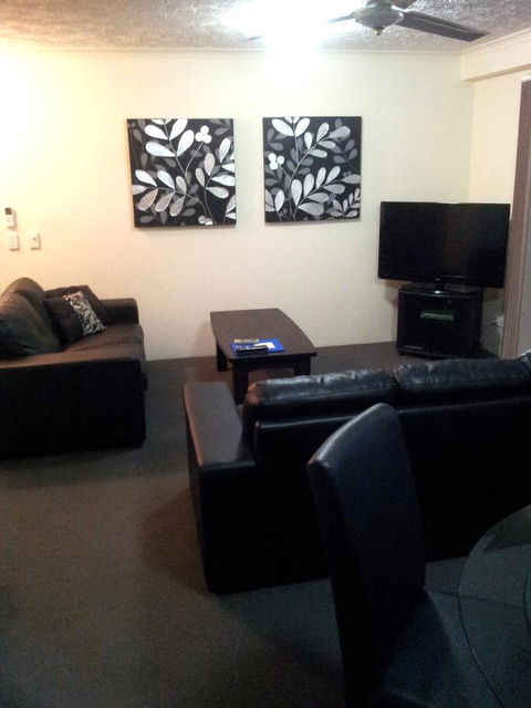 Champelli Palms Apartments - Accommodation Resorts 14
