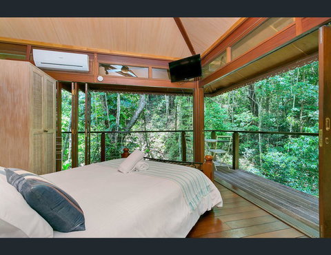 Cairns Rainforest Retreat - Accommodation Resorts 9