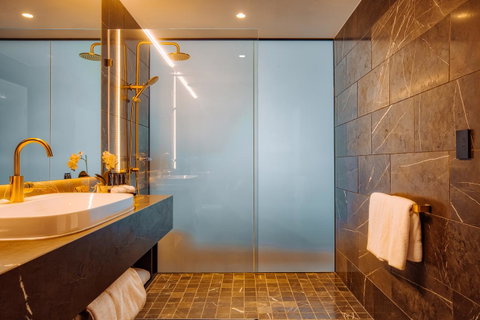 Eatons Hill Hotel - Accommodation Resorts 20