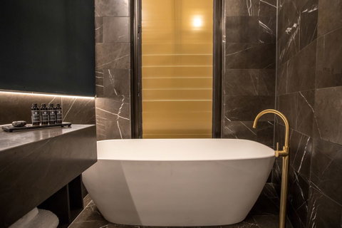 Eatons Hill Hotel - Accommodation Resorts 27