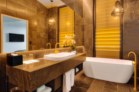 Eatons Hill Hotel - Accommodation Resorts 14