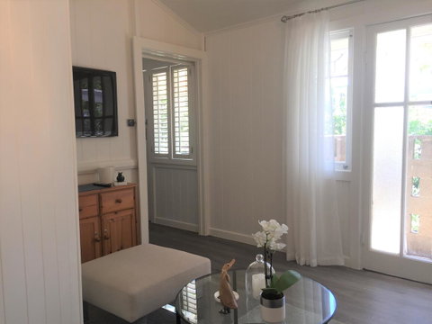 Halcyon On Bardon - Accommodation Resorts 10