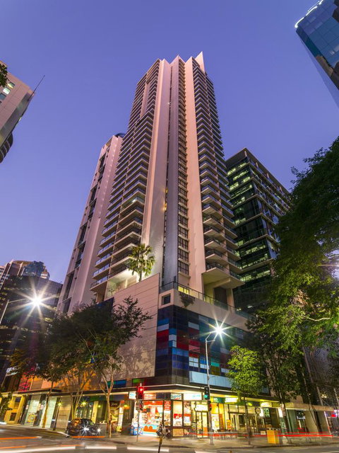 Oaks Brisbane River City Suites - Accommodation Resorts 0