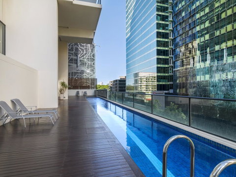 Oaks Brisbane River City Suites - Accommodation Resorts 5
