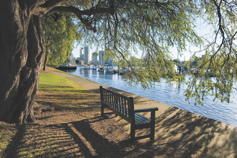 Oaks Brisbane River City Suites - Accommodation Resorts 12