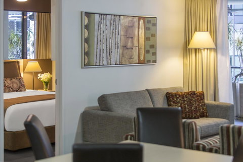 Oaks Brisbane River City Suites - Accommodation Resorts 11