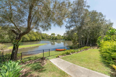 Waterfront Theme Park Getaway - Accommodation Resorts 20