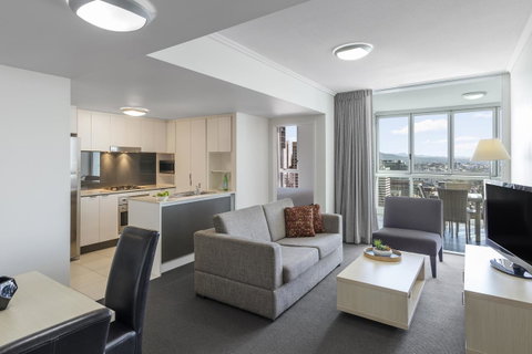 Apartments @ 108 Albert - Accommodation Resorts 24