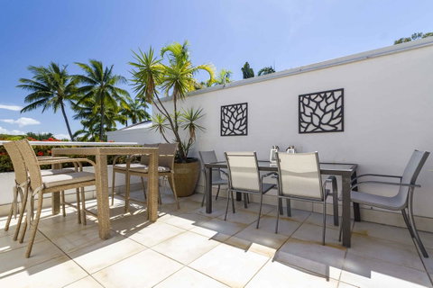 Club Tropical Resort - Official Onsite Reception & Check In - Accommodation Resorts 22