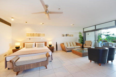 Club Tropical Resort - Official Onsite Reception & Check In - Accommodation Resorts 32