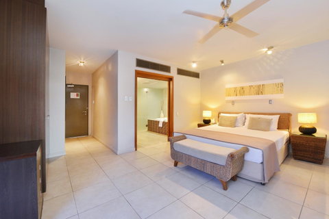 Club Tropical Resort - Official Onsite Reception & Check In - Accommodation Resorts 33