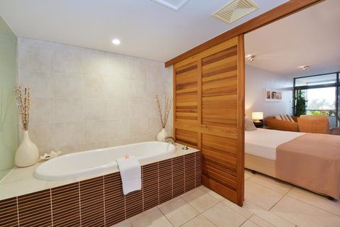 Club Tropical Resort - Official Onsite Reception & Check In - Accommodation Resorts 34