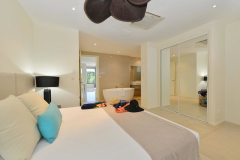 Club Tropical Resort - Official Onsite Reception & Check In - Accommodation Resorts 39