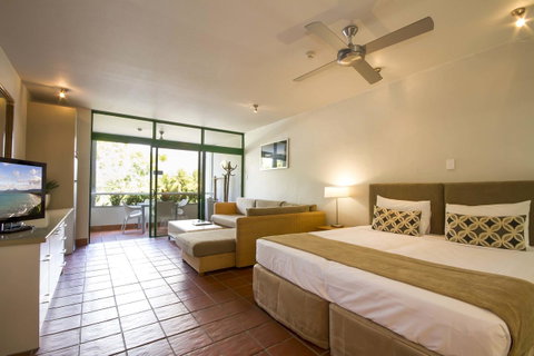 Club Tropical Resort - Official Onsite Reception & Check In - Accommodation Resorts 19