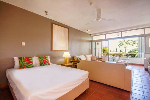 Club Tropical Resort - Official Onsite Reception & Check In - Accommodation Resorts 16