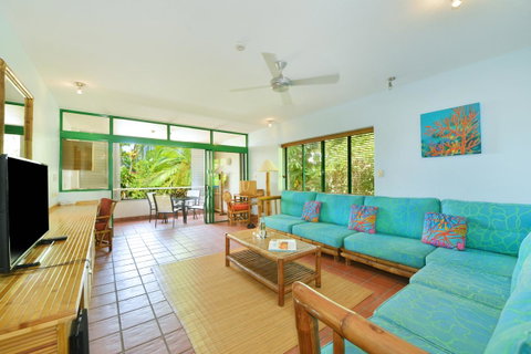 Club Tropical Resort - Official Onsite Reception & Check In - Accommodation Resorts 40