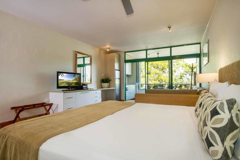 Club Tropical Resort - Official Onsite Reception & Check In - Accommodation Resorts 20