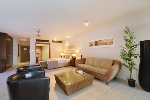 Club Tropical Resort - Official Onsite Reception & Check In - Accommodation Resorts 27