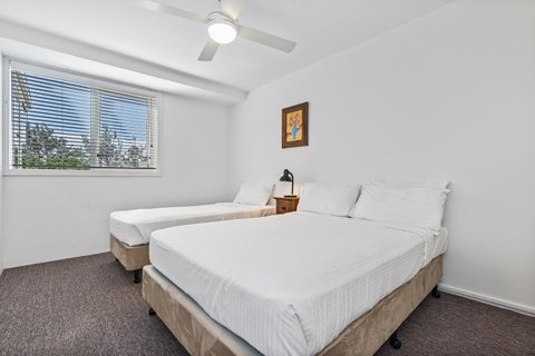 84 The Spit Holiday Apartments - Accommodation Resorts 1