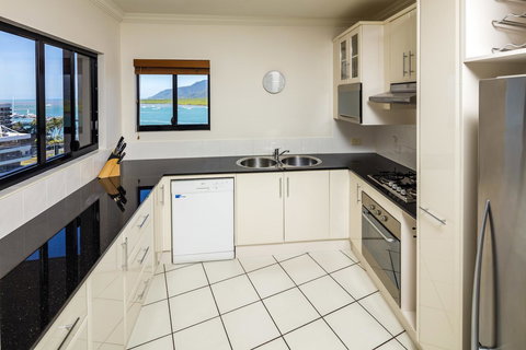 Jack And Newell Holiday Apartments - Accommodation Resorts 34
