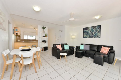 Tropical Reef Apartments - Accommodation Resorts 25