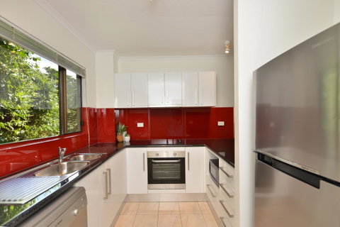 Tropical Reef Apartments - Accommodation Resorts 11