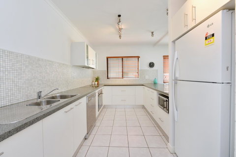 Tropical Reef Apartments - Accommodation Resorts 19